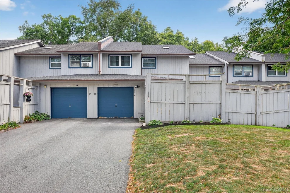 Unit for sale at 1904 Chelsea Cove S, Beekman, NY 12533