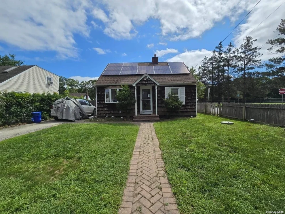 Unit for sale at 43 Chestnut Street, Babylon, NY 11798