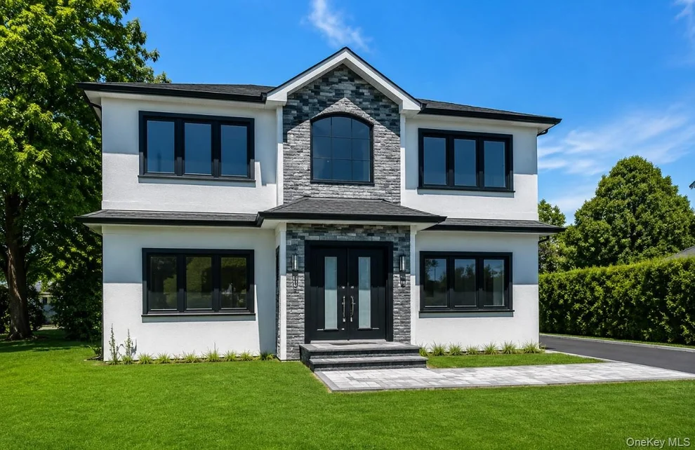 Unit for sale at 118 W Cherry Street, Oyster Bay, NY 11801