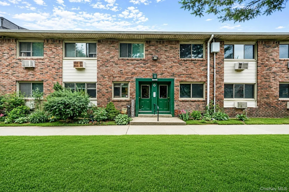 Unit for sale at 2453 union blvd, Islip, NY 11750