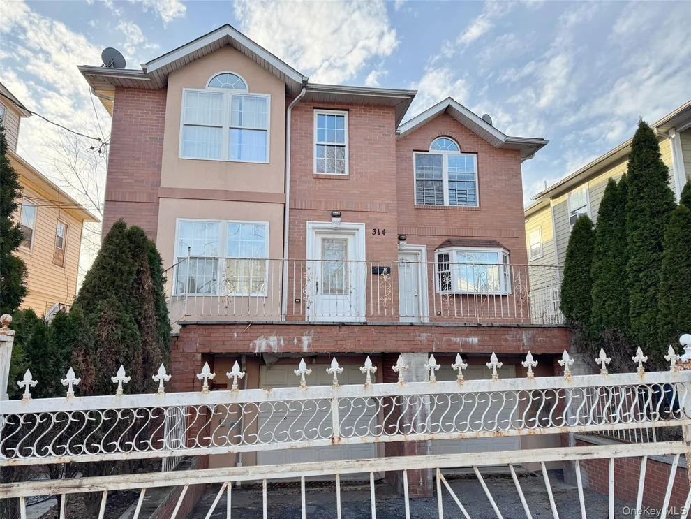 Unit for sale at 314 S 1st Avenue, Mount Vernon, NY 10550