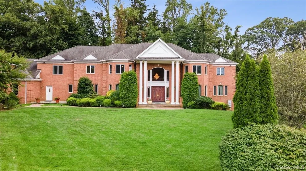 Unit for sale at 3 Vandalay Court, Greenburgh, NY 10583