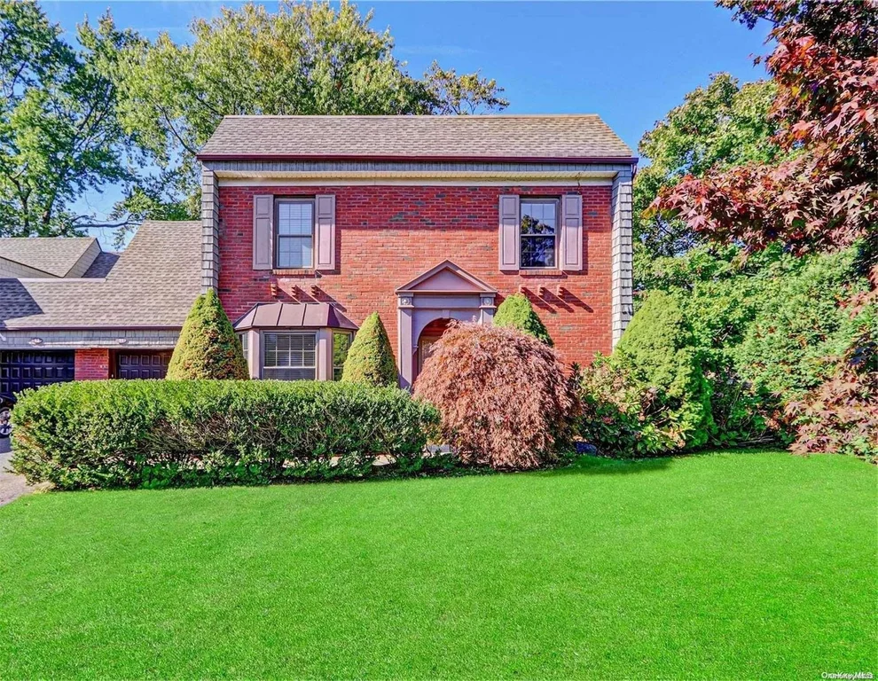 Unit for sale at 11 Admirals Drive E, Islip, NY 11706