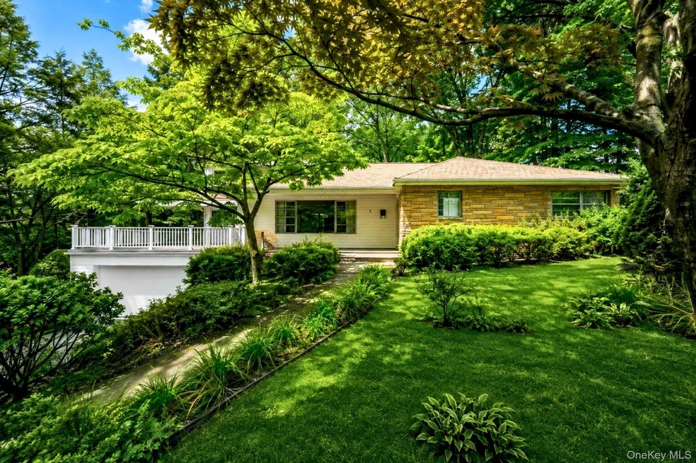 Unit for sale at 5 Lakeview Avenue, Mount Pleasant, NY 10591
