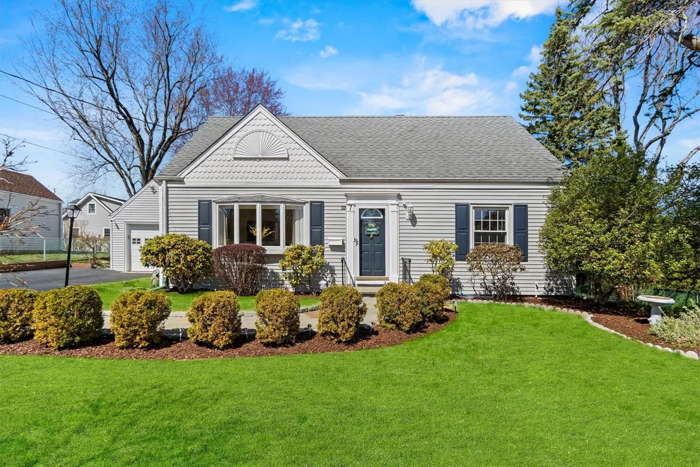 Unit for sale at 7 E Elm Street E, Mount Pleasant, NY 10595