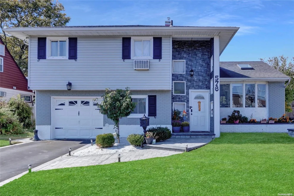 Unit for sale at 576 S Long Beach Avenue, Hempstead, NY 11520