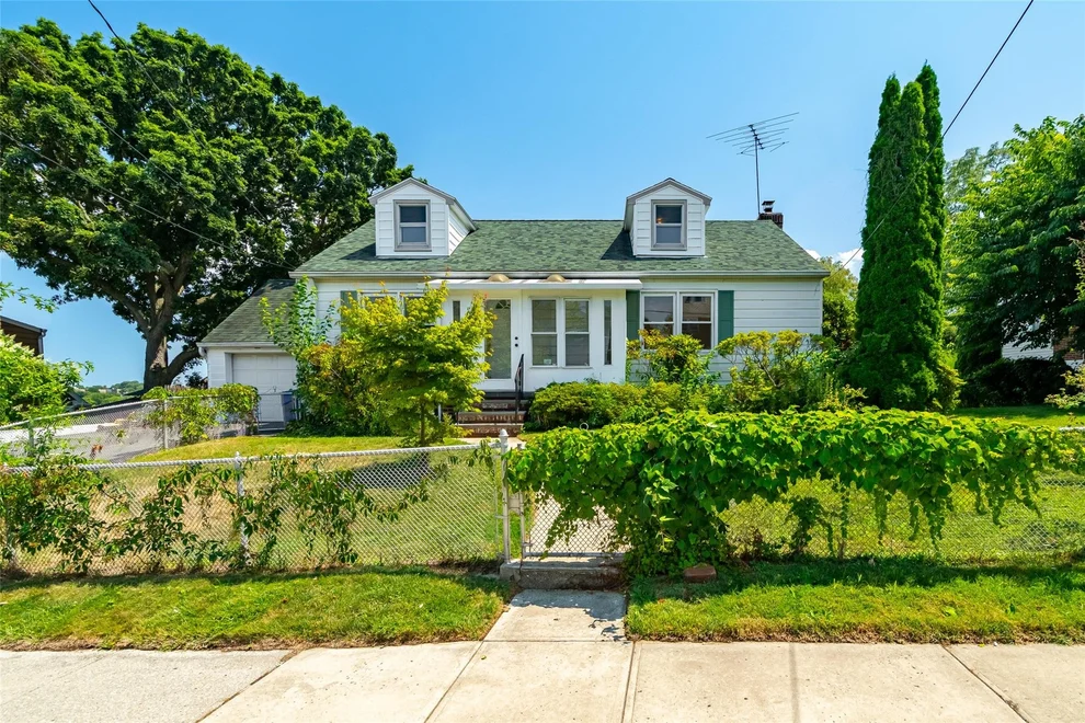 Unit for sale at 81 Lincoln Avenue, Yonkers, NY 10704