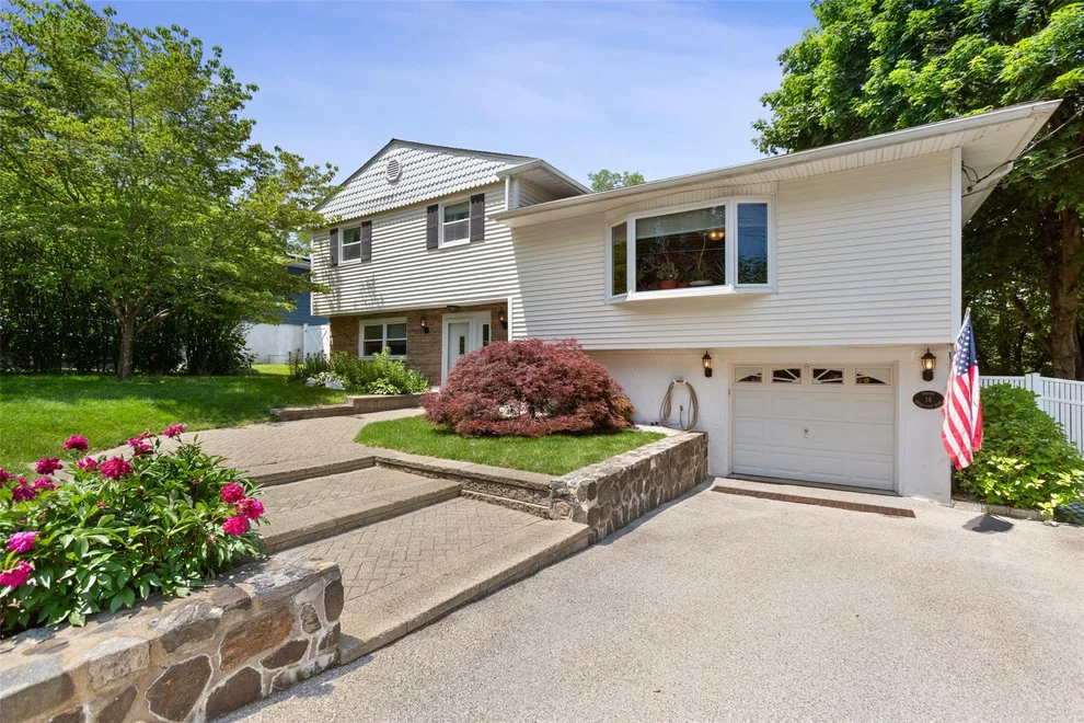 Unit for sale at 16 Valleyview Road, Greenburgh, NY 10523