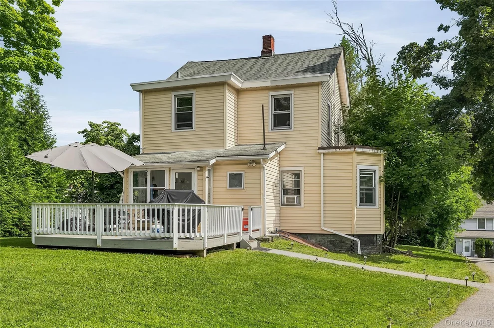 Unit for sale at 10 Park Avenue, Woodbury, NY 10930