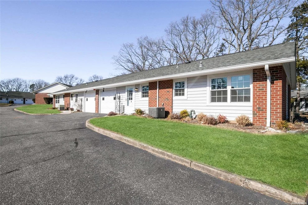 Unit for sale at 174 Ventry Court, Brookhaven, NY 11961