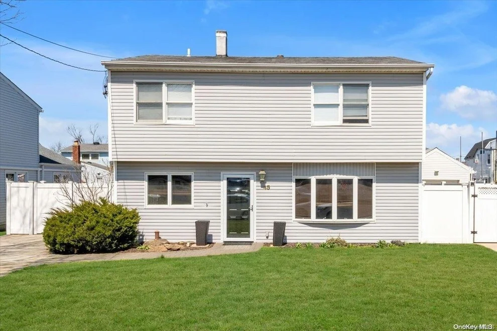 Unit for sale at 45 Harrison Place, Oyster Bay, NY 11758