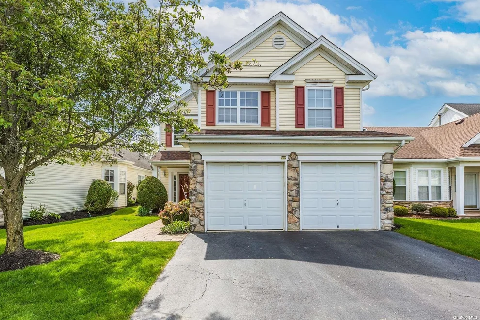 Unit for sale at 6 Julia Circle, Brookhaven, NY 11953