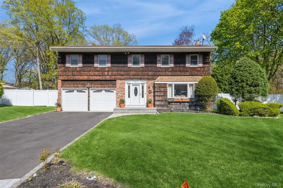 Unit for sale at 19 Heather Drive, Smithtown, NY 11754
