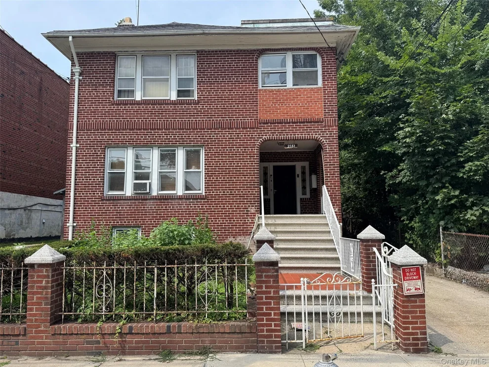 Unit for sale at 2181 Muliner Avenue, New York, NY 10462