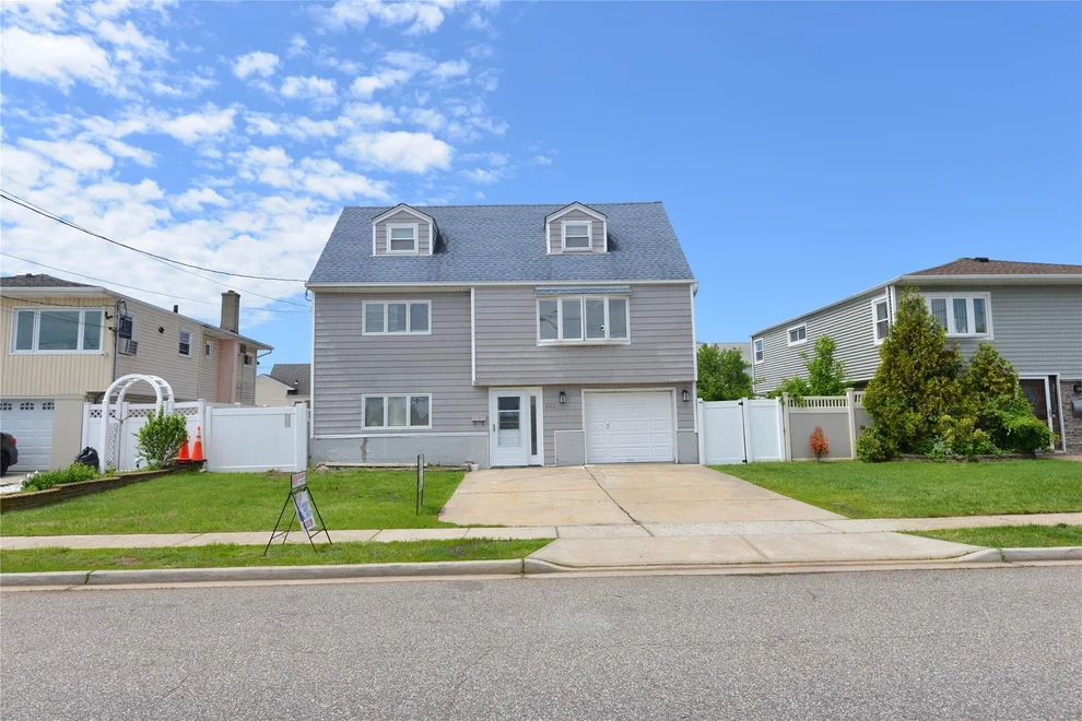 Unit for sale at 662 S Ocean Avenue, Hempstead, NY 11520
