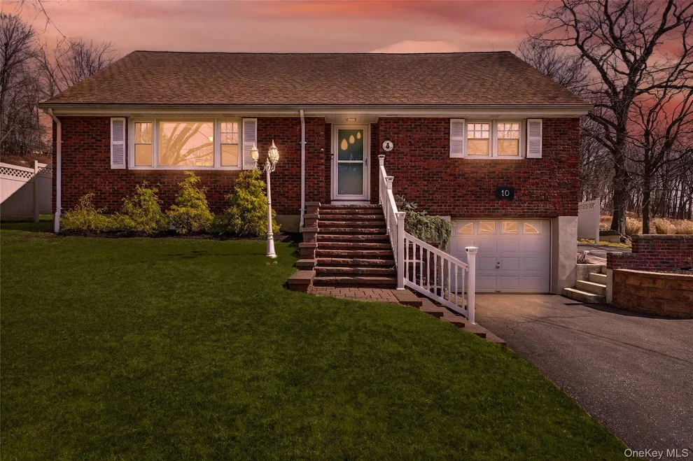 Unit for sale at 10 Cricketown Road, Stony Point, NY 10980