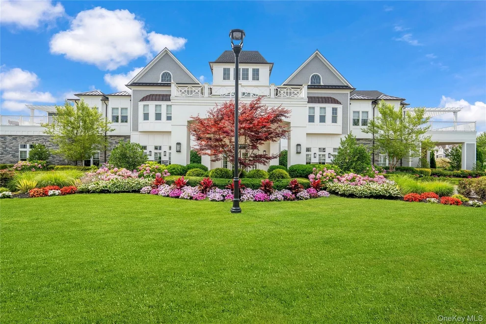 Unit for sale at 55201 Spruce Pond Circle, Oyster Bay, NY 11803