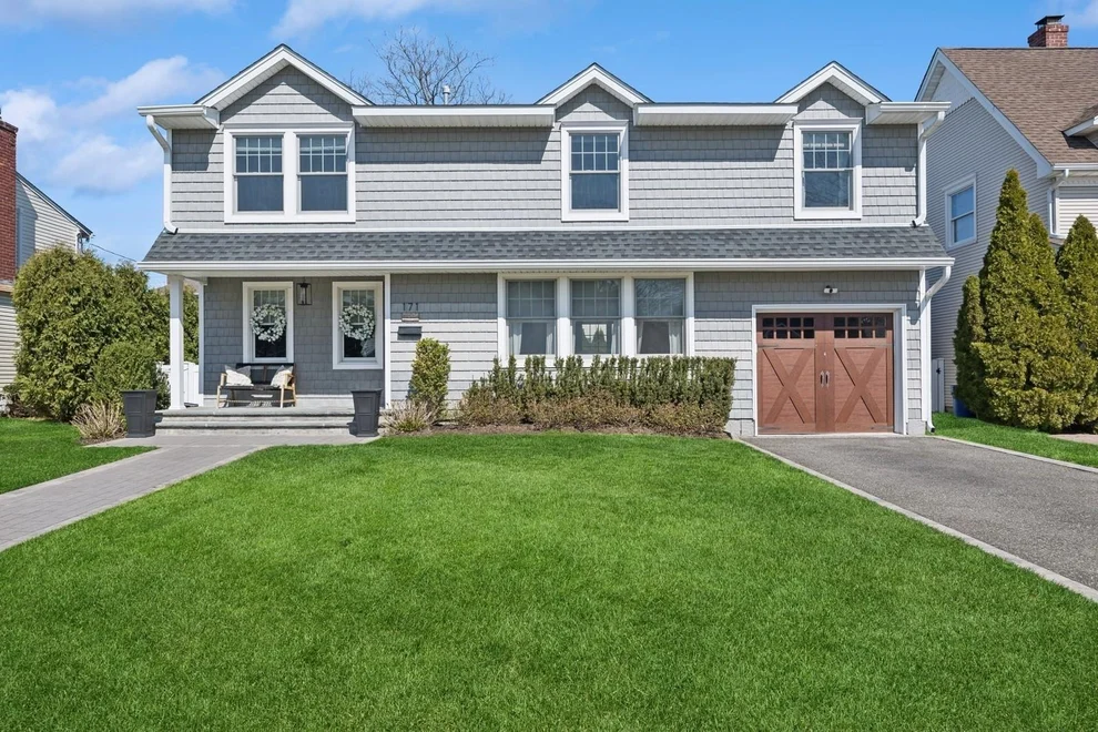 Unit for sale at 171 Willow Street, Hempstead, NY 11530