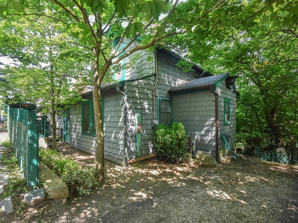 Unit for sale at 180 Brown Street, Oyster Bay, NY 11579