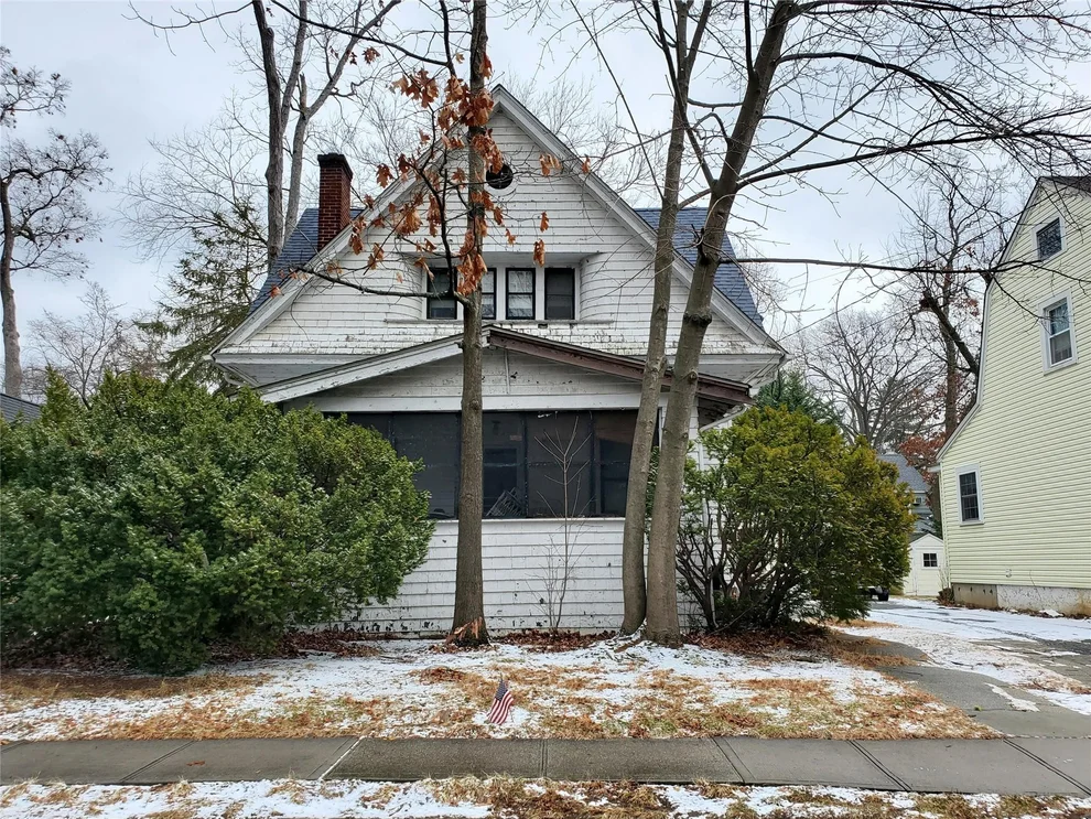 Unit for sale at 74 Linmouth Road, Hempstead, NY 11565