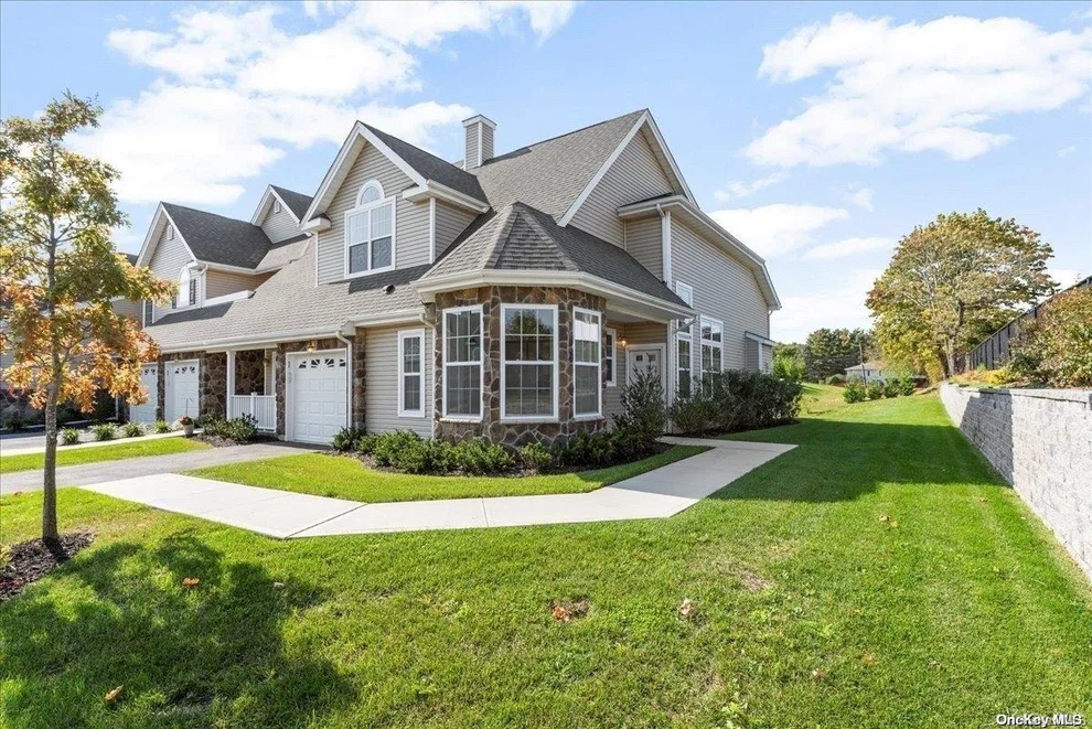 Unit for sale at 33 Steven Circle, Huntington, NY 11746