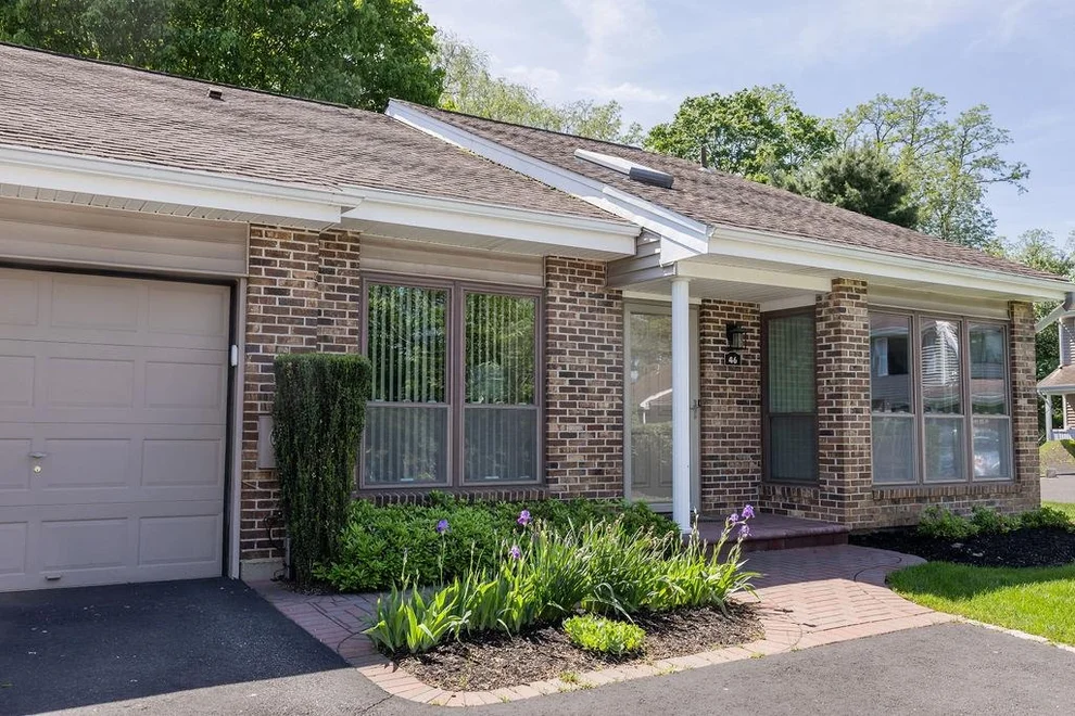 Unit for sale at 46 W Pond Court, Smithtown, NY 11787