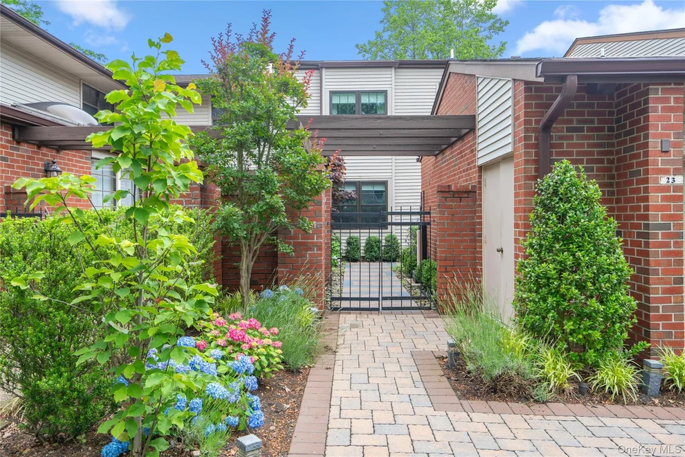 Unit for sale at 23 Estates Terrace N, North Hempstead, NY 11030