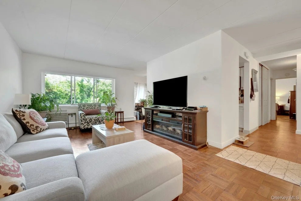 Unit for sale at 370 Central Park Avenue, Scarsdale, NY 10583