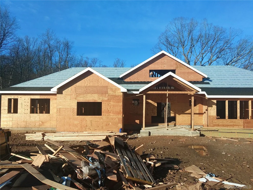 Unit for sale at 4 Taxter Ridge Lane, Greenburgh, NY 10533