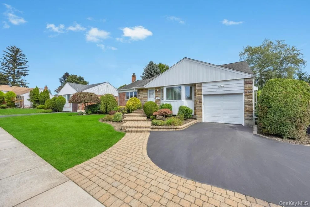 Unit for sale at 44 Kathleen Drive E, Oyster Bay, NY 11791