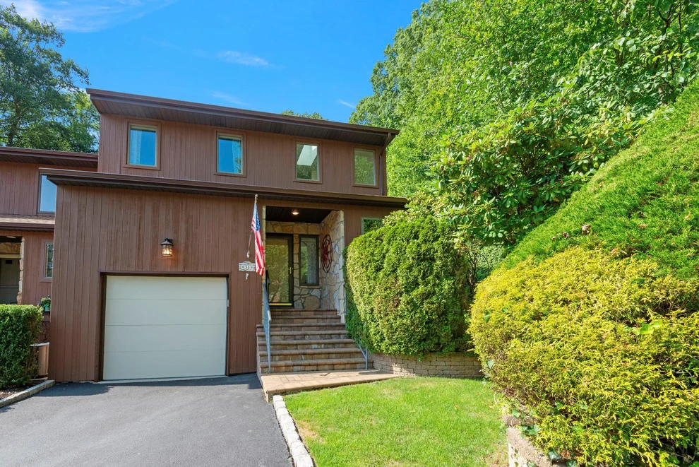 Unit for sale at 31 North Road, Huntington, NY 11768
