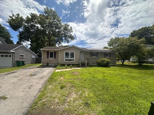 Unit for sale at 4 Morris Drive, Hyde Park, NY 12538