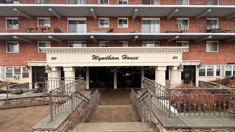 Unit for sale at 200 Atlantic Avenue, Hempstead, NY 11563