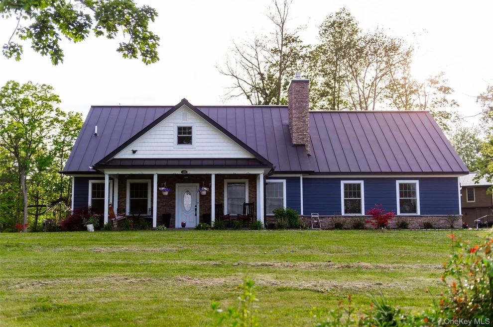 Unit for sale at 155 Willow Tree Road, Marlboro, NY 12547