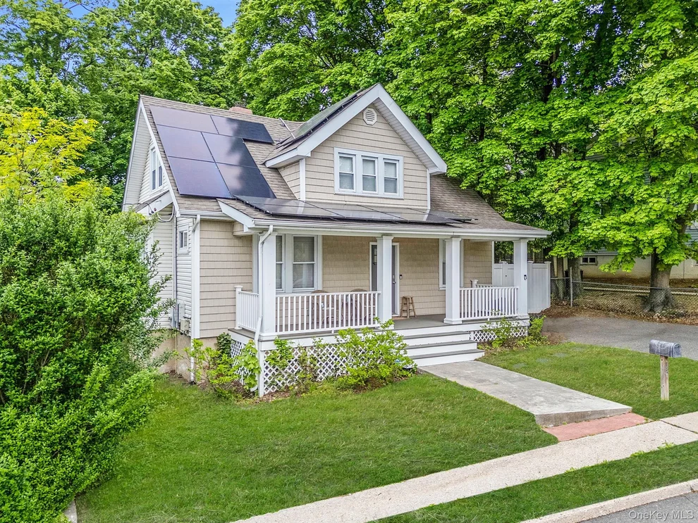 Unit for sale at 15 Northridge Street, Huntington, NY 11746