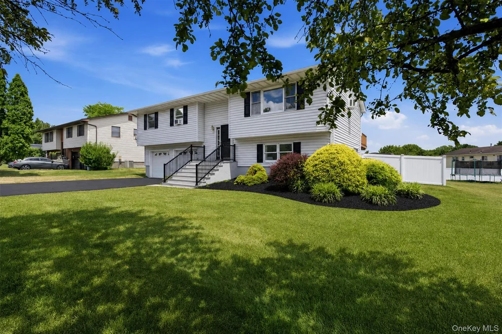Unit for sale at 41 Guernsey Drive, New Windsor, NY 12553