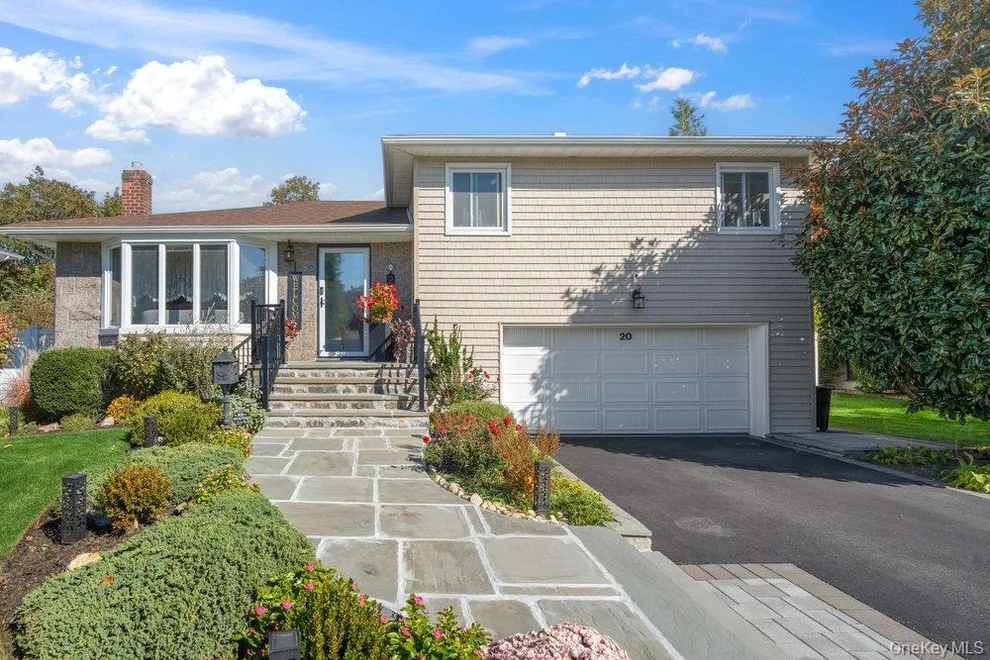 Unit for sale at 20 Vista Road, Oyster Bay, NY 11803
