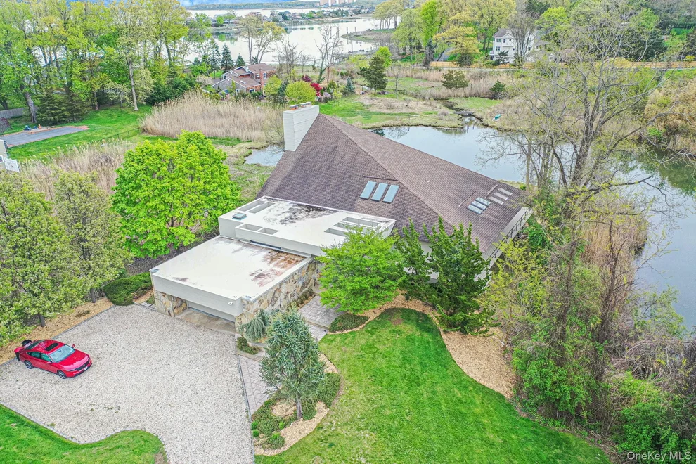 Unit for sale at 5 Kew Court, Huntington, NY 11768
