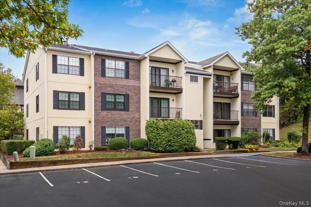 Unit for sale at 8 Huntington Circle, Peekskill, NY 10566
