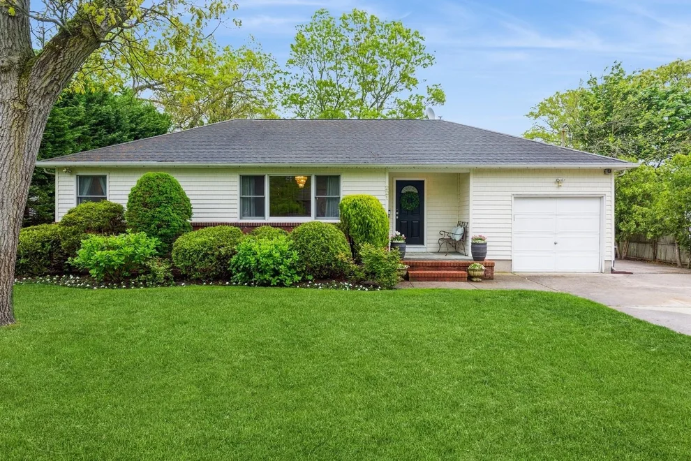 Unit for sale at 221 Schoenfeld Boulevard, Brookhaven, NY 11772
