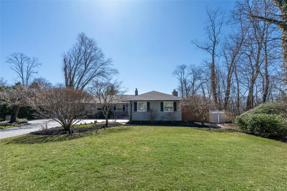 Unit for sale at 6 Edcris Lane, Huntington, NY 11743
