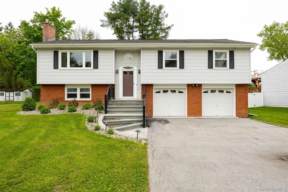 Unit for sale at 51 Carriage Hill Lane, Poughkeepsie (Town), NY 12603