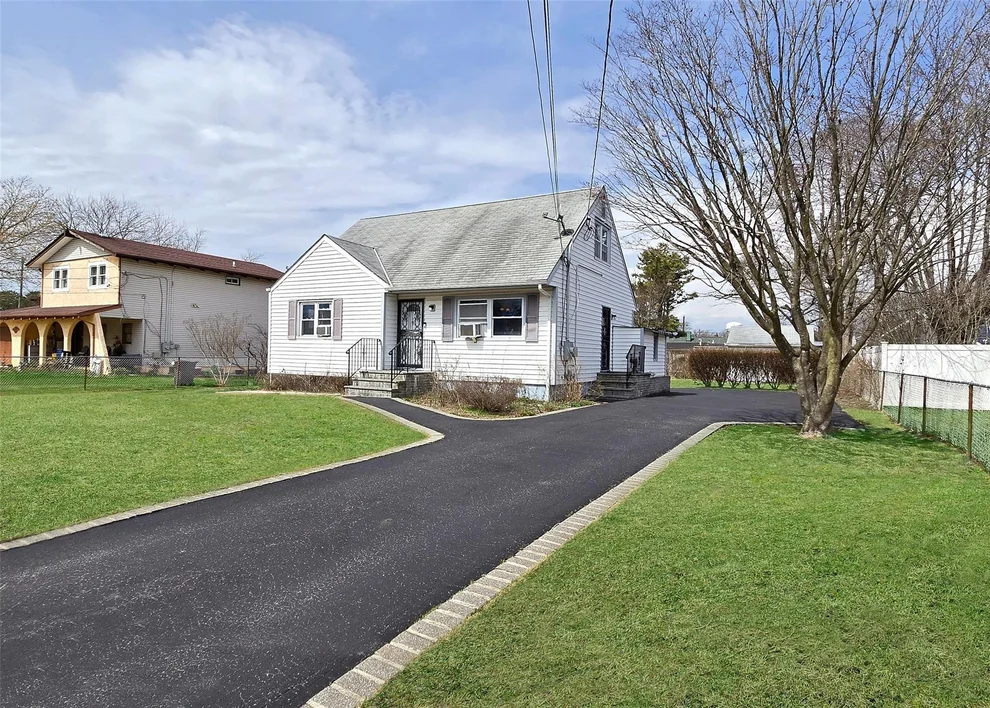 Unit for sale at 105 Merrill Street, Islip, NY 11717
