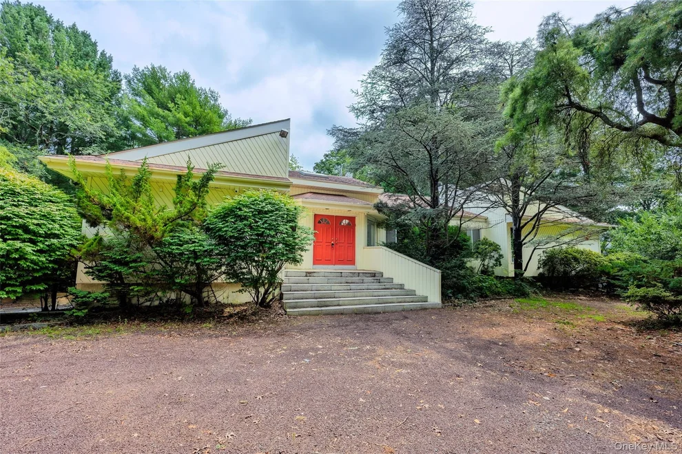Unit for sale at 23 The Registry, Southampton, NY 11942