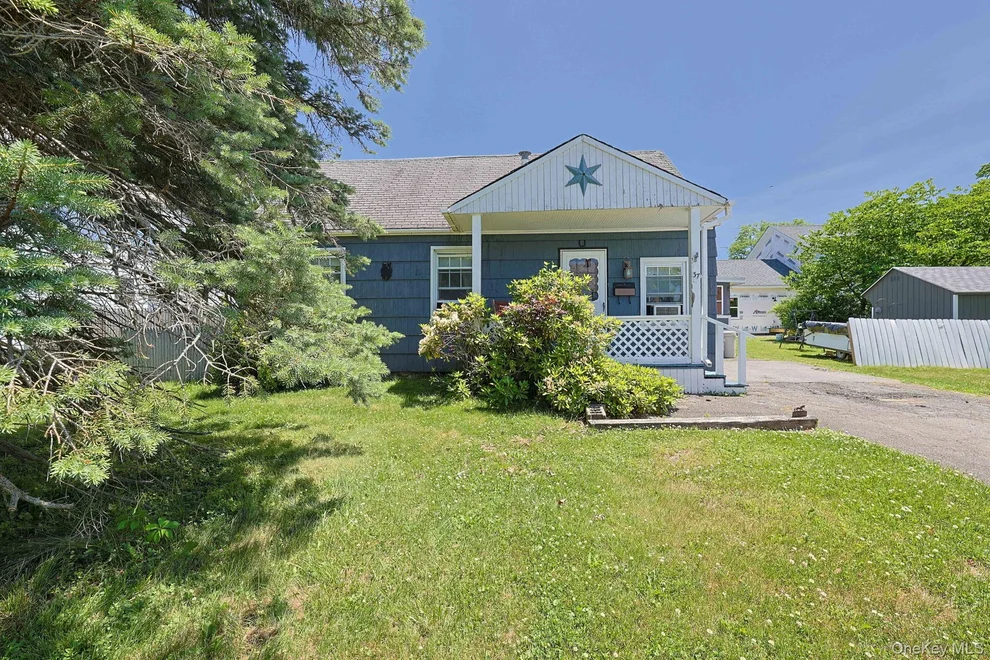 Unit for sale at 37 Algernon Street, Cornwall, NY 12518
