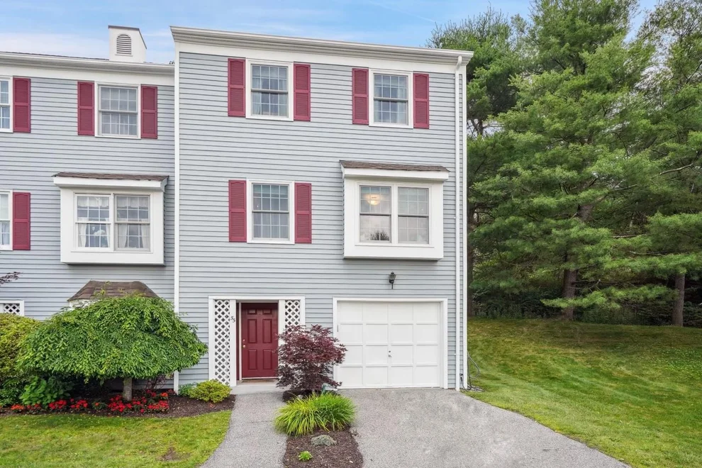 Unit for sale at 55 Winterberry Circle, Lewisboro, NY 10518