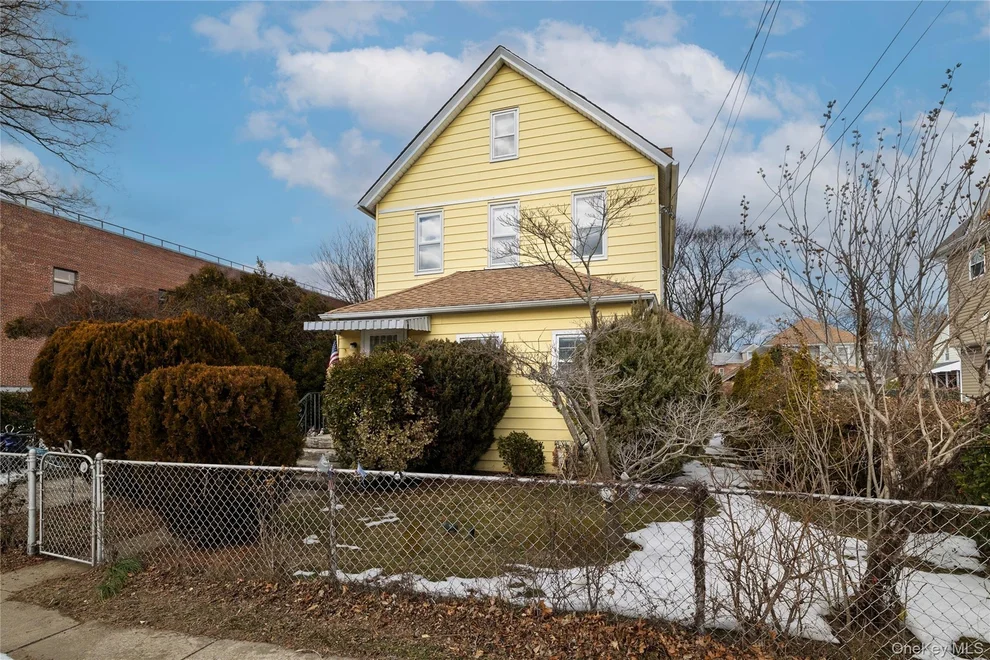 Unit for sale at 21 Washington Avenue, Hempstead, NY 11563