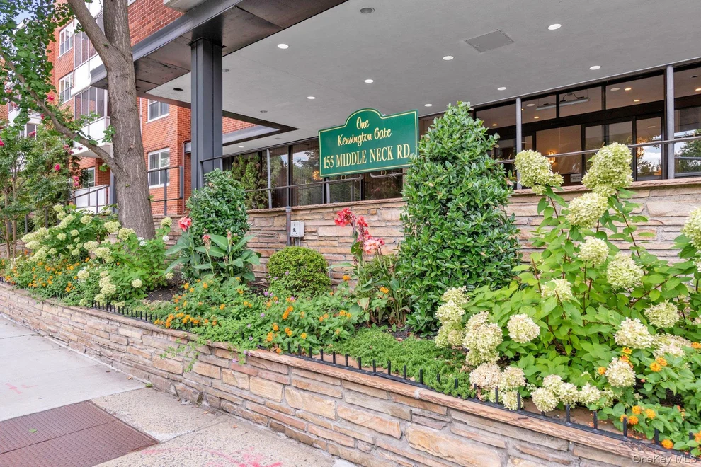Unit for sale at 1 Kensington Gate, North Hempstead, NY 11021