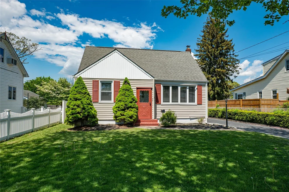 Unit for sale at 27 Spruce Street, Islip, NY 11751