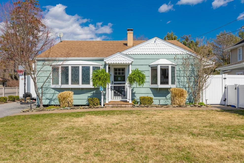 Unit for sale at 33 Community Road, Islip, NY 11706